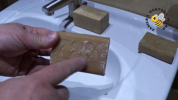 Szare mydło. Źródło: Youtube  P.D. MILKO®