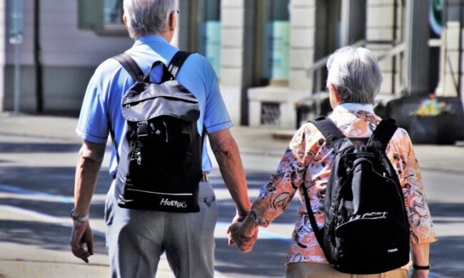 Wcześniejsze emerytury dla setek tysięcy Polaków. Kiedy pomysł wejdzie w życie