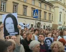 Protest "Ani jednej więcej"/YouTube @Onet News