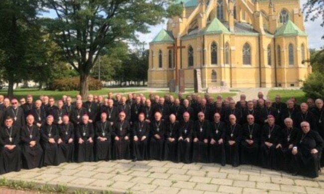 Skutki ostatniego Zebrania Plenarnego Konferencji Episkopatu Polski. Jeden z biskupów ma koronawirusa