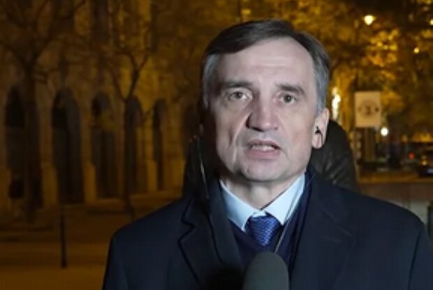 Ziobro odpowiada na unieważnienie paszportu. Stawia warunki powrotu do Polski