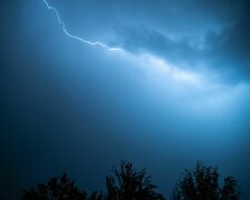 Nawet strażacy utknęli w zalanym tunelu. Ulewa sparaliżowała miasto