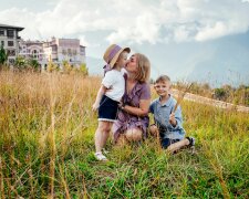 Z życia wzięte. "Dzieci przyniosły portfel wypchany pieniędzmi": Reakcja teściowej wywołała prawdziwą burzę