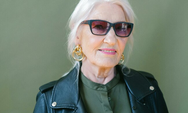 Z życia wzięte. "Moja teściowa posunęła się za daleko": Weszła do naszej sypialni i położyła się między mną a moim mężem