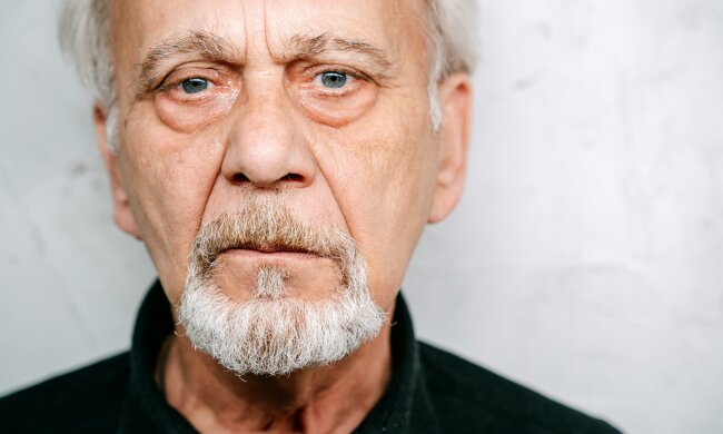 Z życia wzięte. "Dziadek odżył i znalazł kobietę, a my wpadliśmy w panikę": Bo przecież miłość po siedemdziesiątce pachnie utraconym spadkiem