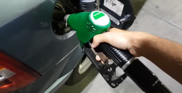 Ceny paliw zadziwiają kierowców. Źródło: YouTube