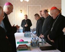 Biskupi zachęcają wiernych, aby uczestniczyli we mszach, źródło: Opoka.News