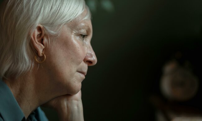 Z życia wzięte. "W wieku 63 lat spakowałam walizkę i wyszłam z mieszkania córki": Ich rozmowy za moimi plecami były bardziej bolesne niż samotność