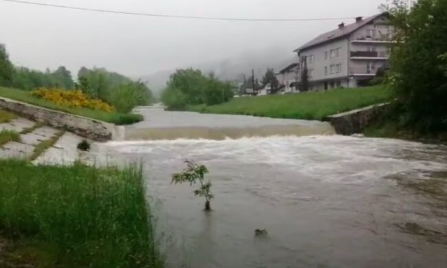 Podniesie się poziom rzek / YouTube:  Zarebsky Vlog