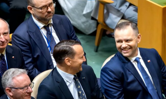 Karol Nawrocki i Radosław Sikorski, screen Youtube @interia_pl