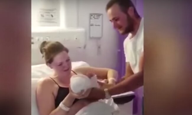 Kiedy partner podał matce nowonarodzone dziecko, nie mogła uwierzyć własnym oczom. Nie spodziewała się czegoś takiego