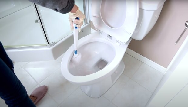 Jak skutecznie wyczyścić toaletę? / YouTube:  Clean My Space