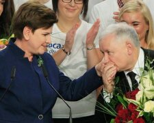 Beata Szydło balowała na imprezie z Prezesem Kaczyńskim. Do sieci wyciekły zdjęcia z ich zabawy