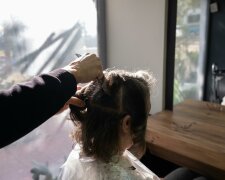 Odmładzające fryzury dla kobiet 40+ na 2026 rok. Lekkie cięcia, które działają