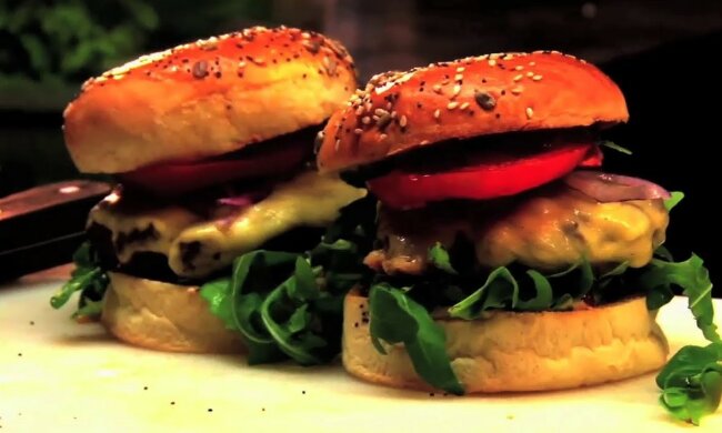 Burger/Youtube @Gazeta PL