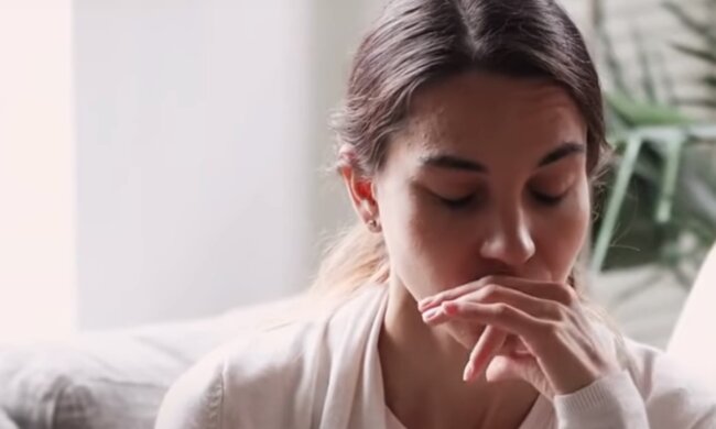 Kobieta/YouTube @Ploteczki