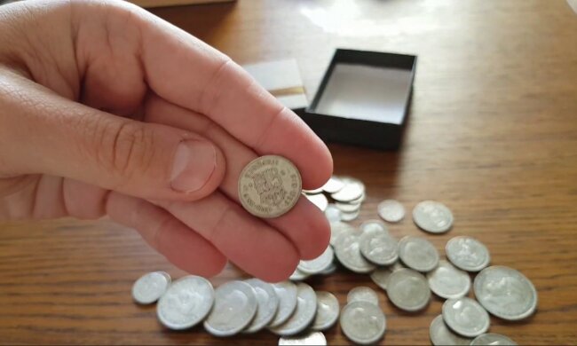 Monety/Youtube @Centu$ TV