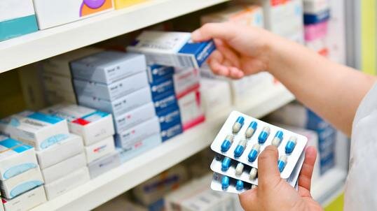 Reportaż TVN wyjawia wszystko "Trzeba było mieć swojego (aptekarza) i tyle"