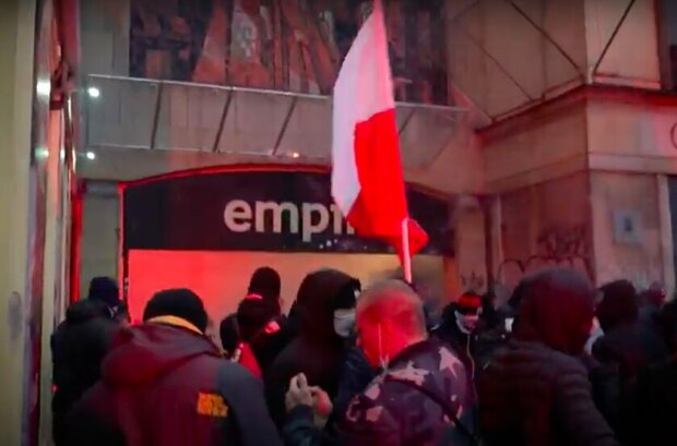 Empik, Marsz Niepodległości/ https://biznes.wprost.pl/