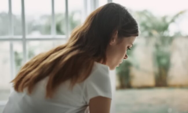 Kobieta/YouTube @Niesamowite historie