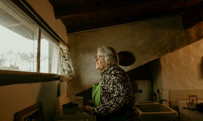 Z życia wzięte. "Moja córka zrujnowała mi życie": Przez jej szantaż zostałam bez domu i wylądowałam na ulicy