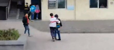 To, w jaki sposób ten 12-latek pomaga codziennie swojemu niepełnosprawnemu koledze, chwyta za serce. Prawdziwy bohater