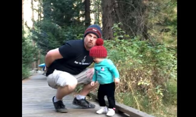 Córka zaczyna spadać z mostu - reakcja taty jest natychmiastowa. Niezwykłe nagranie