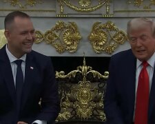 Donald Trump i Karol Nawrocki, screen Youtube @guardiannews