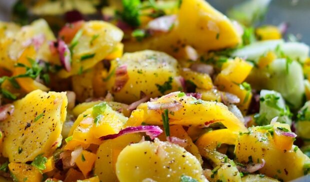 Młode ziemniaki są najlepsze na letni obiad!/screen Pixabay