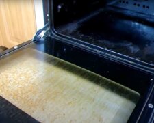 Jak uporać się z brudnym piekarnikiem? / YouTube: Take Look