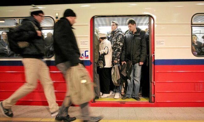 Polskie metro jak paryskie z przed 40 lat. Komentarze nie pozostawiają suchej nitki