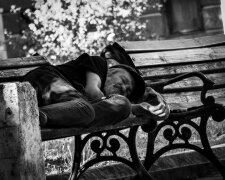 osoba bezdomna @pexels