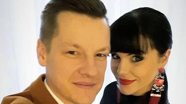 Marcin Mroczek z żoną. Źródło: se.pl
