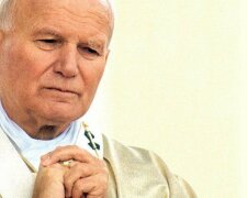 Modlitwa za wstawiennictwem św. Jana Pawła II. Przyda się w tych trudnych chwilach
