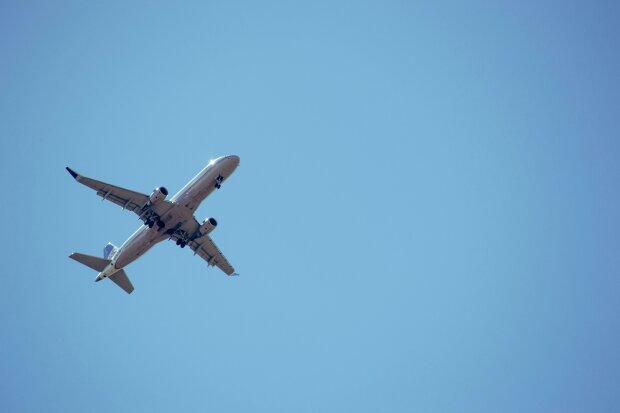 Awaryjne lądowanie Boeinga 757. Pasażerowie przeżyli chwile grozy w powietrzu