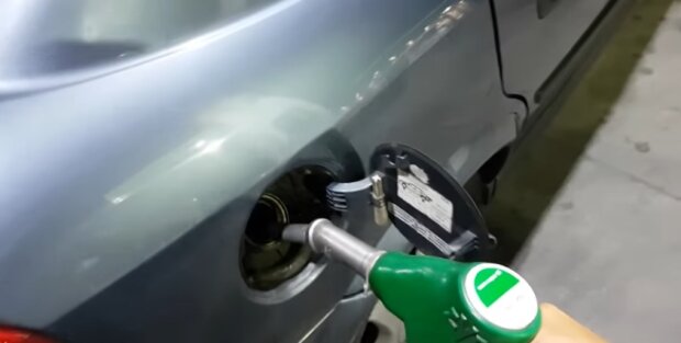 Ceny paliw zadziwiają kierowców. Źródło: YouTube