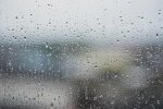 Ulewa zamieniła ulice w potoki. Strażacy ratują, co się da