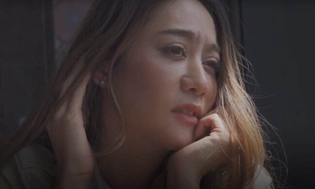 Zawiedziona narzeczona, źródło: YouTube/Inner Toxic Relief