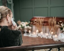 Z życia wzięte. "Wróciła z pogrzebu syna do pustego domu": Na progu znalazła niemowlę owinięte w koc