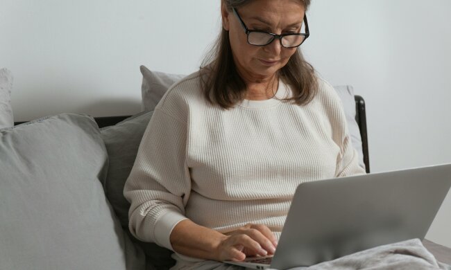 starsza Pani @pexels