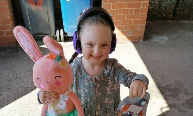 Ta pięciolatka to prawdziwa bohaterka!/screen Facebook