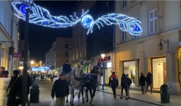 Kraków: miasto szykuje się już na Boże Narodzenie. Czy dekoracje za 2 mln zł to zbytek w czasach pandemii i szykującego się lockdownu