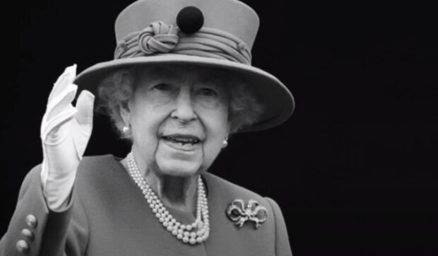 Królowa Elżbieta II/YouTube @Gdzie Taniej