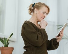 Z życia wzięte. "Moja synowa nic nie robi w domu": Śpi do 12 i ciągle ma wymówki. Nawet wnuk robi więcej niż jego własna matka