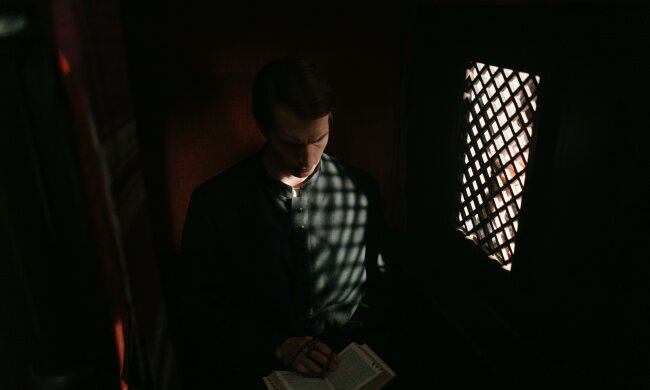 Dała księdzu 100 zł. To, co usłyszała, zaskoczyło ją całkowicie