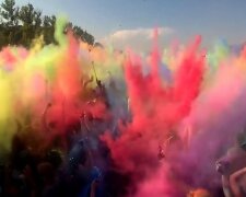 Festiwal kolorów/Youtube @Joanna Szumiec