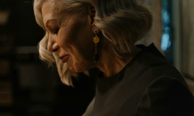 Z życia wzięte. "Moja synowa zabroniła mojemu synowi odwiedzać mnie": Uważa, że poświęca mi zbyt dużo czasu