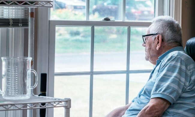 Z życia wzięte. Dziadek siedział w domu opieki i płakał. Miał 80 lat i wszyscy jego krewni go zdradzili. Życie nie dawało powodów do radości