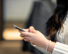 Widzisz tę kropkę na telefonie. Nie pojawia się bez powodu, lepiej sprawdź