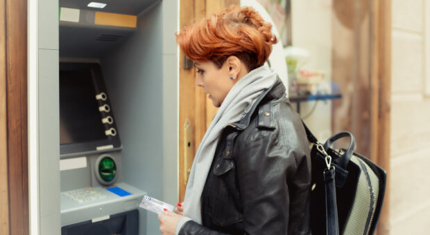Polacy pobili rekord w wypłatach gotówki w bankomatach, źródło: Diners Club